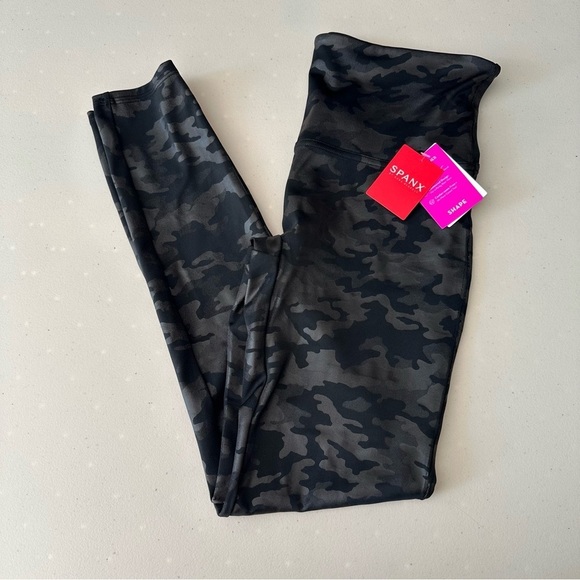 NWT Spanx Faux Leather Camo Leggings Large